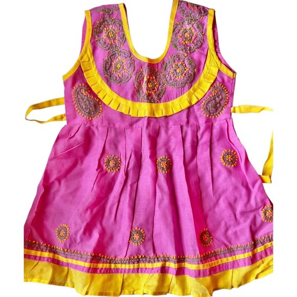 Girl’s Toddler Size 5 Hand Embroidered Pink and Yellow Dress Pleated - Picture 1 of 7
